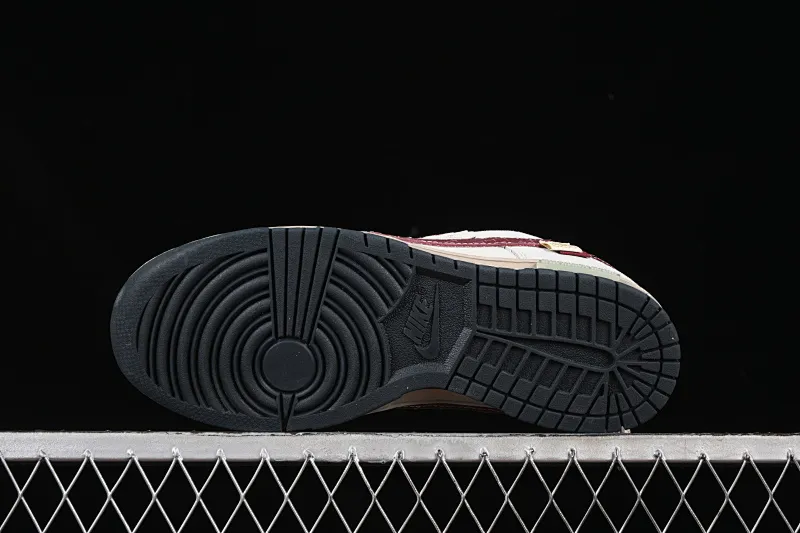 All Categories Nk SB Dunk Series Nk SB Dunk Low Low-top sneakers Nike Dunk Low "Double Swoosh" CNY Year of the Snake Panda Prank Shed the dust to welcome gold Cai Jin Low-top casual sneakers HV1800-101